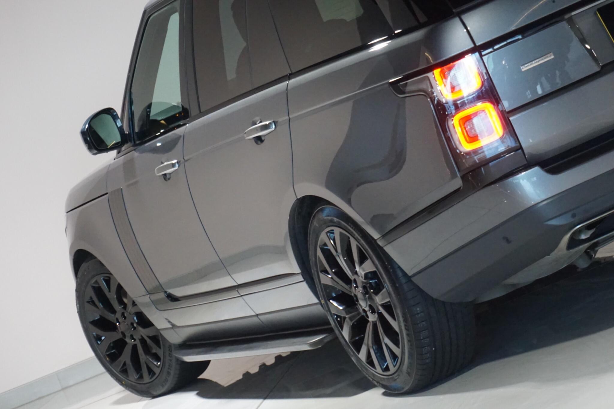 Land Rover Range Rover 3.0 SD V6 Autobiography SUV 5dr Diesel Auto 4WD Euro 6 (s/s) (275 ps)